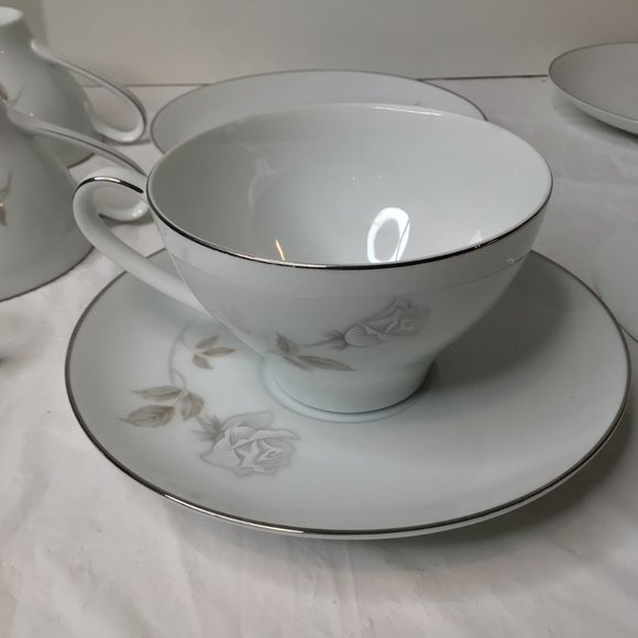 Two Noritake China Rosay  DINNER PLATES 10 5/8" 6216 Vintage Dining  Roses - Picture 5 of 8